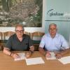 Anfang Juni unterzeichneten Bürgermeister Edgar Schüttler und Thomas Weigand, Kommunalberater Glasfaser der Telekom Deutschland, eine Vereinbarung zum Ausbau im Gemeindegebiet Uettingen.