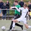 Foul oder nicht? Marius Braun (rechts) vom FC Strahlungen bekommt für sein Einsteigen gegen Lars Stussak vom FC Sand jedenfalls die Rote Karte.