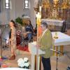 Kirchenpfleger Norbert Karch begrüßte, erklärte und freute sich über die rege Beteiligung am Konzert mit der Kirchenband Sternallee, die zum dritten Mal in Grettstadt spielte. Kirchenpfleger Norbert Karch begrüßte, erklärte und freute sich über die rege Beteiligung am Konzert mit der Kirchenband Sternallee, die zum dritten Mal in Grettstadt spielte.