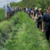 "Im schönsten Wiesengrunde" wanderten zahlreiche Heimatfreunde, um historische Flurnamen aus Wiesenbronn kennenzulernen.