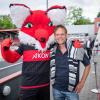 Die Würzburger Kickers gewinnen das letzte Heimspiel am Samstag 18.05.24 gegen die DJK Vilzing souverän mit 4:0 in der AKON Arena in Würzburg. Nach dem Spiel werden sie vom BFV zum Regionalliga Meister 2024 geehrt.