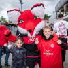 Die Würzburger Kickers gewinnen das letzte Heimspiel am Samstag 18.05.24 gegen die DJK Vilzing souverän mit 4:0 in der AKON Arena in Würzburg. Nach dem Spiel werden sie vom BFV zum Regionalliga Meister 2024 geehrt.