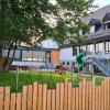 Einem Miet- und Stromlieferungsvertrag mit der Katholischen Kirchenstiftung St. Bonifatius stimmte der Gemeinderat von Wollbach zu. Dabei geht es um den Kindergarten mit der neuen Kinderkrippe.