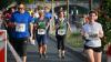 Um die 1500 Läuferinnen und Läufer nehmen am Donnerstag (13.06.24) am sogenannten WUE2RUN Firmenlauf in Würzburg teil. Bei Abendsonne und milden Temperaturen passieren die Teilnehmer gegen 20 Uhr den Oberen Mainkai.