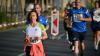 Um die 1500 Läuferinnen und Läufer nehmen am Donnerstag (13.06.24) am sogenannten WUE2RUN Firmenlauf in Würzburg teil. Bei Abendsonne und milden Temperaturen passieren die Teilnehmer gegen 20 Uhr den Oberen Mainkai.
