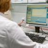 Schlägt der PCR-Test an, werden weitere Maßnahmen ergriffen. Vollziehen müssen aber die jeweiligen Behörden vor Ort.