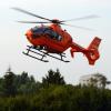 Ein Rettungshubschrauber (Symbolfoto) brachte einen 31-jährigen Arbeiter ins Krankenhaus, der bei einem Betriebsunfall lebensgefährliche Verletzungen erlitten hat.  