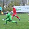 Unsere Szene aus dem Hinspiel zeigt Fuchsstadts Kevin Lormehs vor Haibachs Keeper Marcel Schneider. Ein Tor resultierte aus dieser Chance nicht, aber nach 90 Minuten gab es immerhin ein 1:1-Remis, mit dem die gute Serie gegen die Alemannen ausgebaut wurde.