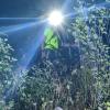 Mitten im Wald ein Hindernis: Hinter dem Zaun geht es senkrecht in die Tiefe.
