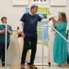 Großes Finale, im Vordergrund: Zweiter Bürgermeister Klaus Friedrich, Sibylle Emmerling, stellv. Leiterin der Fair Trade School Rottendorf, Anke Schneider, Sprecherin der Steuerungsgruppe Fair Trade. Großes Finale, im Vordergrund: Zweiter Bürgermeister Klaus Friedrich, Sibylle Emmerling, stellv. Leiterin der Fair Trade School Rottendorf, Anke Schneider, Sprecherin der Steuerungsgruppe Fair Trade.