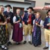 Wertvolle handgearbeitete Trachten, eine bunte Mischung der Generationen, traditionelle Kirchweihtänze und Frohsinn für Mitwirkende und Gäste der Röthleiner Kirchweih - auch bei Regen!