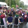 Wertvolle handgearbeitete Trachten, eine bunte Mischung der Generationen, traditionelle Kirchweihtänze und Frohsinn für Mitwirkende und Gäste der Röthleiner Kirchweih - auch bei Regen!
