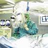 Eingriff an der Halswirbelsäule: Dr. Michael Schaefer, Facharzt für Neurochirurgie.