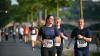 Um die 1500 Läuferinnen und Läufer nehmen am Donnerstag (13.06.24) am sogenannten WUE2RUN Firmenlauf in Würzburg teil. Bei Abendsonne und milden Temperaturen passieren die Teilnehmer gegen 20 Uhr den Oberen Mainkai.