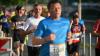 Um die 1500 Läuferinnen und Läufer nehmen am Donnerstag (13.06.24) am sogenannten WUE2RUN Firmenlauf in Würzburg teil. Bei Abendsonne und milden Temperaturen passieren die Teilnehmer gegen 20 Uhr den Oberen Mainkai.