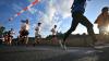 Um die 1500 Läuferinnen und Läufer nehmen am Donnerstag (13.06.24) am sogenannten WUE2RUN Firmenlauf in Würzburg teil. Bei Abendsonne und milden Temperaturen passieren die Teilnehmer gegen 20 Uhr den Oberen Mainkai.