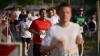 Um die 1500 Läuferinnen und Läufer nehmen am Donnerstag (13.06.24) am sogenannten WUE2RUN Firmenlauf in Würzburg teil. Bei Abendsonne und milden Temperaturen passieren die Teilnehmer gegen 20 Uhr den Oberen Mainkai.