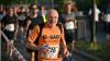 Um die 1500 Läuferinnen und Läufer nehmen am Donnerstag (13.06.24) am sogenannten WUE2RUN Firmenlauf in Würzburg teil. Bei Abendsonne und milden Temperaturen passieren die Teilnehmer gegen 20 Uhr den Oberen Mainkai.