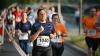 Um die 1500 Läuferinnen und Läufer nehmen am Donnerstag (13.06.24) am sogenannten WUE2RUN Firmenlauf in Würzburg teil. Bei Abendsonne und milden Temperaturen passieren die Teilnehmer gegen 20 Uhr den Oberen Mainkai.