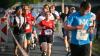 Um die 1500 Läuferinnen und Läufer nehmen am Donnerstag (13.06.24) am sogenannten WUE2RUN Firmenlauf in Würzburg teil. Bei Abendsonne und milden Temperaturen passieren die Teilnehmer gegen 20 Uhr den Oberen Mainkai.
