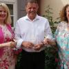 Um Altbürgermeister Elmar Henke zu seinem 70. Geburtstag zu gratulieren, waren auch Landrätin Tamara Bischof und Sommerachs Bürgermeisterin Elisabeth Drescher gekommen.