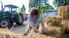 In einem eigenen "Dorf der Landwirtschaft", das die Landwirte mit Strohballen neben dem Sportplatzgelände errichtet hatten, wurden im Rahmen des Bauerntags zahlreiche landwirtschaftliche Themenfelder, aber auch heimische Produkte präsentiert. In einem eigenen "Dorf der Landwirtschaft", das die Landwirte mit Strohballen neben dem Sportplatzgelände errichtet hatten, wurden im Rahmen des Bauerntags zahlreiche landwirtschaftliche Themenfelder, aber auch heimische Produkte präsentiert.