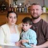 Erjon Mecka und Roukie Sallion bereiten die Wiedereröffnung des Restaurants Delphi in Hammelburg vor.