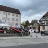 Die ADAC-Oldtimerfahrt Hessen-Thüringen passierte heuer Fladungen. Auf dem Marktplatz wurde den Teilnehmern ein besonderer Empfang bereitet.