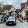 Die ADAC-Oldtimerfahrt Hessen-Thüringen passierte heuer Fladungen. Auf dem Marktplatz wurde den Teilnehmern ein besonderer Empfang bereitet.
