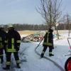 25 Feuerwehrmänner und drei Feuerwehrfahrzeuge waren in Ilmenau am Mittwochvormittag im Einsatz, weil Hausmüll in einem Abfuhrfahrzeug der Abfuhrfirma Veolia in Brand geraten war. Ursache könnte heiße Asche im Hausmüll gewesen sein, die aber hat im Hausmüll nichts verloren.