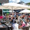 Zahlreiche Menschen besuchen am Montag 20.05.24 das traditionelle Pfingstweinfest der Winzer Sommerach. Ein umfangreiches Musikprogramm, kulinarische Köstlichkeiten und die Weine aus dem Weinkeller der Genossenschaft machen Lust und Laune auf den Sommer.