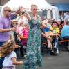 Zahlreiche Menschen besuchen am Montag 20.05.24 das traditionelle Pfingstweinfest der Winzer Sommerach. Ein umfangreiches Musikprogramm, kulinarische Köstlichkeiten und die Weine aus dem Weinkeller der Genossenschaft machen Lust und Laune auf den Sommer.