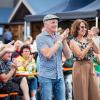 Zahlreiche Menschen besuchen am Montag 20.05.24 das traditionelle Pfingstweinfest der Winzer Sommerach. Ein umfangreiches Musikprogramm, kulinarische Köstlichkeiten und die Weine aus dem Weinkeller der Genossenschaft machen Lust und Laune auf den Sommer.