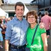 Zahlreiche Menschen besuchen am Montag 20.05.24 das traditionelle Pfingstweinfest der Winzer Sommerach. Ein umfangreiches Musikprogramm, kulinarische Köstlichkeiten und die Weine aus dem Weinkeller der Genossenschaft machen Lust und Laune auf den Sommer.
