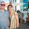 Zahlreiche Menschen besuchen am Montag 20.05.24 das traditionelle Pfingstweinfest der Winzer Sommerach. Ein umfangreiches Musikprogramm, kulinarische Köstlichkeiten und die Weine aus dem Weinkeller der Genossenschaft machen Lust und Laune auf den Sommer.