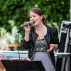 Zahlreiche Menschen besuchen am Montag 20.05.24 das traditionelle Pfingstweinfest der Winzer Sommerach. Ein umfangreiches Musikprogramm, kulinarische Köstlichkeiten und die Weine aus dem Weinkeller der Genossenschaft machen Lust und Laune auf den Sommer.