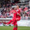 Und da ist der vierte Würzburger Treffer! Sané lässt sich im Vilzinger Strafraum nicht vom Ball trennen und trifft im Anschluss aus halblinker Position zum 4:0. DJK-Schlussmann Putz war zwar noch mit der Hand am Ball, kann den Schuss aber nicht mehr abwehren. Die Würzburger Kickers gewinnen das letzte Heimspiel am Samstag 18.05.24 gegen die DJK Vilzing souverän mit 4:0 in der AKON Arena in Würzburg. Nach dem Spiel werden sie vom BFV zum Regionalliga Meister 2024 geehrt.