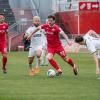 Daniel Hägele (22) von den Würzburger Kickers im Ballduell mit Tobias Kordick (11) von der DJK Vilzing. Die Würzburger Kickers gewinnen das letzte Heimspiel am Samstag 18.05.24 gegen die DJK Vilzing souverän mit 4:0 in der AKON Arena in Würzburg. Nach dem Spiel werden sie vom BFV zum Regionalliga Meister 2024 geehrt.