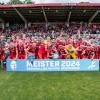 Die Würzburger Kickers gewinnen das letzte Heimspiel am Samstag 18.05.24 gegen die DJK Vilzing souverän mit 4:0 in der AKON Arena in Würzburg. Nach dem Spiel werden sie vom BFV zum Regionalliga Meister 2024 geehrt.