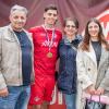 Die Würzburger Kickers gewinnen das letzte Heimspiel am Samstag 18.05.24 gegen die DJK Vilzing souverän mit 4:0 in der AKON Arena in Würzburg. Nach dem Spiel werden sie vom BFV zum Regionalliga Meister 2024 geehrt.