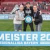 Die Würzburger Kickers gewinnen das letzte Heimspiel am Samstag 18.05.24 gegen die DJK Vilzing souverän mit 4:0 in der AKON Arena in Würzburg. Nach dem Spiel werden sie vom BFV zum Regionalliga Meister 2024 geehrt.