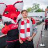 Die Würzburger Kickers gewinnen das letzte Heimspiel am Samstag 18.05.24 gegen die DJK Vilzing souverän mit 4:0 in der AKON Arena in Würzburg. Nach dem Spiel werden sie vom BFV zum Regionalliga Meister 2024 geehrt.