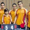 (faf)   Die Tischtennis-Mannschaft der Mittelschule Heuchelhof hat im oberpfälzischen Burglengenfeld ihren Titel als bayerischer Meister verteidigt. In der Neuauflage des Vorjahresfinales lagen die Würzburger gegen das Team aus dem niederbayerischen Metten mit 1:4 hinten. Nun musste jedes Match gewonnen werden, was den Mittelschülern vom Heuchelhof auch gelang, zumal sie auch im entscheidenden Schlussdoppel ihre Nerven im Zaum hielten. Unser Bild zeigt das von den Lehrkräften Karl Heeg und Werner Lother betreute Ensemble: (von links) Oskar Zagorski, David Nicolai, Samuel Schmidt,  Alexander Nicolai, Eduard Petrenko, Nahom Tewelde.