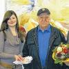 (cdo)   Adolf Schwab aus Lohr hat bei der PS-Auslosung der Sparkasse Mainfranken Würzburg im Dezember 2011 das ganz große Los gezogen. Er hatte sich an der PS-Lotterie der Sparkasse beteiligt und dabei stolze 13 400 Euro gewonnen.  Dem Gewinner gratulierten bei der Übergabe Gebietsdirektor Herbert Schuhmann, Geschäftsstellenleiter Benedikt Schwab und seine Kundenberaterin Katharina Hartmann. Für Adolf Schwab ist dies sein erster größerer Gewinn. Er möchte sich demnächst damit einen Kururlaub gönnen. Insgesamt nehmen die Kunden der Sparkasse Mainfranken mit 84 023 Losen monatlich an der Sparkassenlotterie teil. Das Bild zeigt von links: Geschäftsstellenleiter Benedikt Schwab, Kundenberaterin Katharina Hartmann, Adolf Schwab und Gebietsdirektor Herbert Schuhmann.