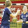 Sie fühlt sich leer: Zuzanna Sklorz (rechts) wird in dieser Saison nicht mehr für die Bayernliga-Frauen des HSV Bergtheim spielen.