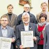 Verdienste um den SV Erlenbach: Der Sportverein zeichnete beim Jahrtag diese Mitglieder aus (von links vorne): Heiner Kunz, Hermann Liebler, stellvertretende Vorsitzende Maria Fesch, Vorsitzender Klaus Dornbusch. Hinten von links: Werner Freund, Bürgermeister Georg Neubauer, Karl-Heinz Hubert und stellvertretender Vorsitzender Toni Hofmann.R. Heusslein