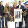 Doppelter Grund zur Freude: Zur Wiedereröffnung der Josef-Schmitt-Realschule in Lauda gab es einen Festakt mit den Stadtpfarrern Andreas Rapp und Matthias Lenz, Wilfried Bickel und Günter Besserer vom Heimat- und Kulturverein, Rektor Jochen Groß, die Vorsitzende des Elternbeirates, Anita Ballier, sowie Bürgermeister Thomas Maertens (von links) .