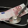 Derzeit müssen Patienten pro Quartal zehn Euro zahlen. Foto: Patrick Pleul