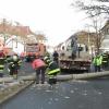 Dieser Mast fiel am Donnerstag (16.02.12) auf die Straßenbahn-Gleise im Würzburger Stadtteil Zellerau. Warum, ist nicht klar. Dieser Mast fiel am Donnerstag (16.02.12) auf die Straßenbahn-Gleise im Würzburger Stadtteil Zellerau. Warum, ist nicht klar.