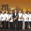(sg)   „Captain Cook und seine singenden Saxophone“ gastieren am Mittwoch, 28. März, um 19.30 Uhr in der Stadthalle Schweinfurt. In den letzten Jahren etablierte sich die Formation in den großen Konzertsälen Deutschlands und begeisterte mit ihrem breit gefächerten Angebot. Die Band hat sich für ihr neuestes Albumprojekt „Senitemtal Journey“ der schönsten Film- und Musicalmelodien angenommen. Der neue Kapitän Marcus Rüdel und seine Mannen präsentieren mehr große Hits im wunderbar warmen Saxophon-Sound. In ihrer neuen Bühnenshow bieten Captain Cook und seine singenden Saxophone eine musikalische Bandbreite von Opern-Klassikern wie „Teure Heimat“ aus Nabucco über den schwungvollen Schlager „Hinter den Kulissen von Paris“ bis hin zu regionalen Hits wie dem thüringischen Rennsteiglied oder Patrona Bavaria. Wir verlosen für das Konzert zweimal fünf Karten. Wer bis 15. März eine E-Mail mit dem Stichwort Verlosung an red.schweinfurt@mainpost.de schickt, kann gewinnen. Die Gewinner werden per Mail benachrichtigt, die Karten liegen an der Abendkasse. Karten im Vorverkauf in der Geschäftsstelle dieser Zeitung in der Schultesstraße 19 a und in der Buchhandlung Collibri.